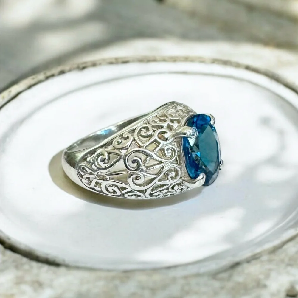 Estate London Blue Topaz Sterling Silver Ring (8.75)